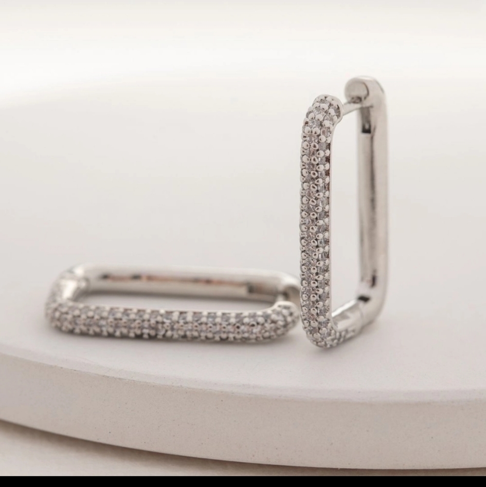 925 Sterling Silver Oval Sparkling Zircon Decor Hoop
